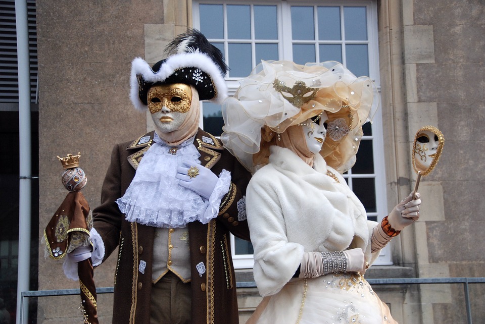 find your perfect costume and become part of venice carnival